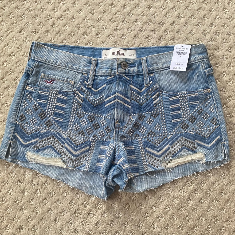NWT Hollister cutoff shorts size 5  2011/2012
